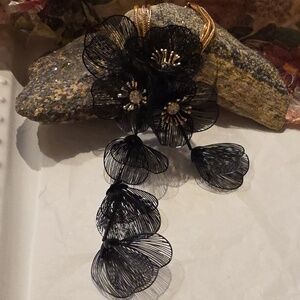 ZARA cascading flowers choker necklace in Black Statement Flower Floral | NWOT